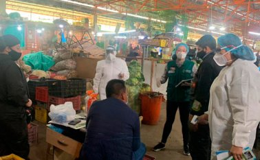 El Escuadrón de la Salud replicó las normas de bioseguridad en el Centro de Acopio. Cortesía para La Opinión