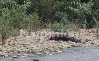 El cuerpo quedó tendido a un lado de un afluente. Cristian Herrera
