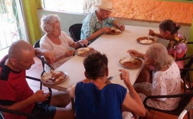 La fundación creada en el año 2000 para brindar asistencia a la tercera edad en estado de abandono. Archivo referencial