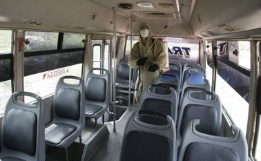 Los conductores de busetas aseguran que respetan las medidas de bioseguridad, pero que la situación generada por la pandemia del coronavirus no les permite suplir sus necesidades. Archivo / La Opinión