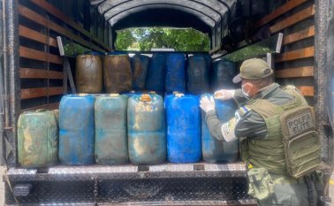 Al notar la presencia de los uniformados, los contrabandistas huyeron del lugar, según la Policía. Policía Nacional