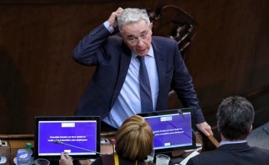 El expresidente y senador, Álvaro Uribe Vélez, tiene un proceso en su contra en la Corte Suprema por fraude procesal y soborno. Archivo