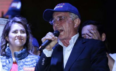 El presidente Iván Duque, sus ministros y la plana mayor del Centro Democrático han expresado su total apoyo al expresidente y actual senador Álvaro Uribe Vélez. Archivo