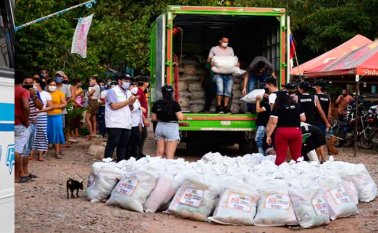 La alcaldía garantizó la entrega de ayudas a las familias desplazadas. Cortesía