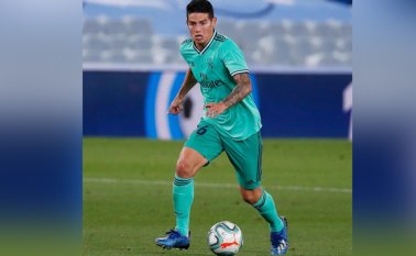 El entrenador francés Zinédine Zidan eno lleva al duelo del Etihad Stadium al centrocampista colombiano James Rodríguez. Tomada de Twitter @jamesdrodriguez