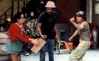 Televisa tiene derechos sobre el material grabado, los video tapes, mientras la familia de Gómez Bolaños los tiene sobre los personajes, los libretos y en general todo el material literario. Archivo