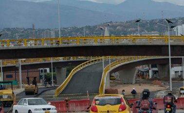Los tres puentes construidos sobre la redoma del Terminal estarán funcionando el próximo mes. Luis Alfredo Estévez