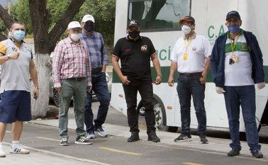 En el área metropolitana de Cúcuta, los educadores participaron en una caravana que salió de Los Patios hasta la Fundación Médica Preventiva.  Alfredo Estévez