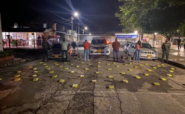 Tres hombres y una mujer fueron enviados a la cárcel. Policía