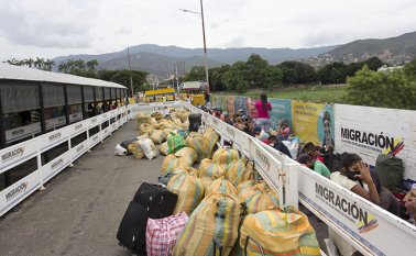 En medio de la pandemia, ya hay más de 2.500 migrantes venezolanos represados en los puestos fronterizos de Cúcuta y Villa del Rosario. . Alfredo Estévez