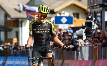 Esteban Chaves correrá su segundo tour de francia con el Mitchelton Scott, en el que compartirá rol de líder con el inglés Adam Yates. Archivo / La Opinión