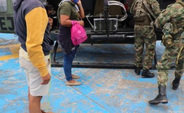 Los integrantes de la familia fueron trasladados a un lugar con mayor seguridad. Cortesía