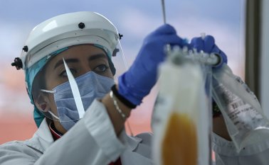 Colombia hará parte de los ensayos clínicos que adelanta Johnson & Johnson en el desarrollo de una posible vacuna contra el COVID-19. Colprensa