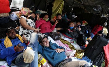 Dos toneladas y media de alimentos (panela, arroz, pastas, jugos, harina de maíz, sal y granos) para que sean distribuidos entre los migrantes. Archivo / La Opinión