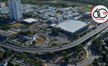 El desarrollo de la infraestructura vial sigue en constante evolución. Archivo La Opinión