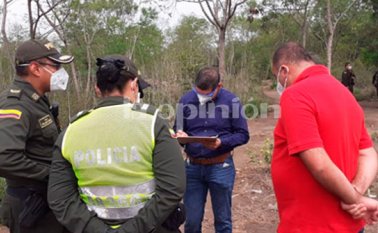 El miércoles, desde El Escobal el secretario coordinaba junto con la Policía planes de acción.  La Opinión