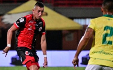 El volante bumangués Auli Oliveros ha jugado dos partidos con el rojinegro desde su llegada al equipo en enero del 2020. Su contrato con el club de la frontera va hasta diciembre de 2021. Juan Pablo Bayona