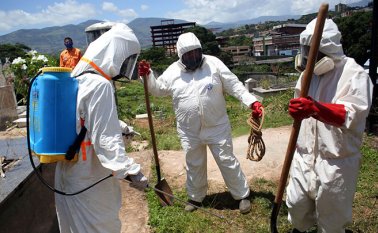 En San Cristóbal habilitarán otro terreno como cementerio. AFP