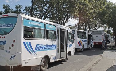 Se ordena el uso obligatorio de tapabocas al conducto y pasajeros Archivo / La Opinión