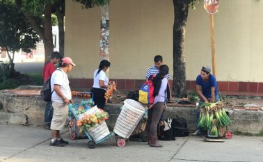 Muchos inmigrantes en Norte de Santander se ganan la vida como vendedores ambulantes. Archivo