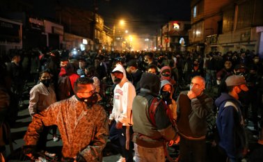Según la Alcaldía de Bogotá, 248 ciudadanos heridos anoche, de los cuales 58 lo fueron por arma de fuego.  Colprensa