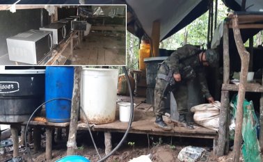 El complejo pertenecía al frente 33 de las disidencias de las Farc. Había hornos microondas y prensas hidráulicas, entre otros elementos. Ejército Nacional