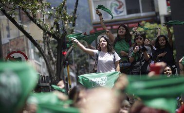 Al año se realizan en el país 400 mil abortos y solo el 9% de forma legal. Colprensa