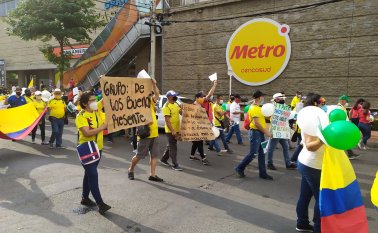 Los manifestantes recorrieron varias calles de la zona céntrica de la ciudad. Tomada de Twitter @javieruscategui