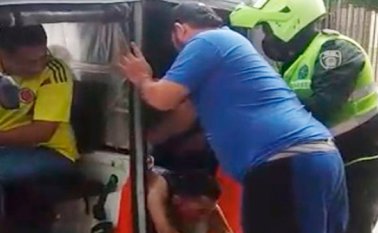 Aunque el hombre fue auxiliado, falleció. Captura de video