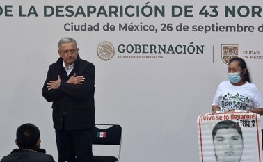 Los jóvenes desaparecieron la noche del 26 al 27 de septiembre de 2014 en Iguala. El actual gobierno informó que desde marzo van 34 implicados detenidos. AFP
