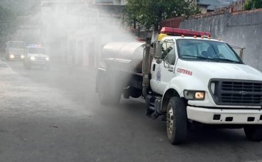 Se desinfectan los lugares donde hay grupos de contagio identificados. Cortesía