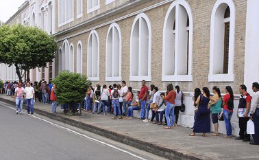 La crisis del mercado laboral generada por la pandemia dificultará la búsqueda de empleo por el exceso de personas para obtener las futuras vacantes. Archivo / La Opinión