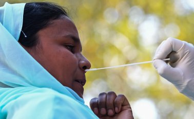 Con 6,1 millones de contagios, India podría sobrepasar en las próximas semanas a Estados Unidos y convertirse en el país del mundo con más casos oficialmente censados. AFP