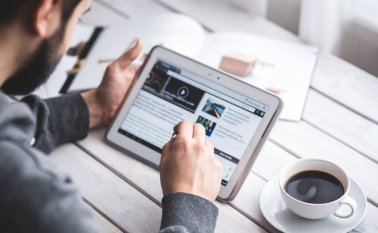 Los beneficiarios de estos servicios podrán registrarse gratuitamente ante un prestador de servicios, interponer peticiones, quejas y reclamos, elegir y cambiar libremente de prestador de servicios. Pixabay Reference