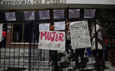 Miles de mujeres se abstienen de denunciar las agresiones de que son víctimas por miedo a represalias o porque han dejado de creer en la justicia.  Colprensa