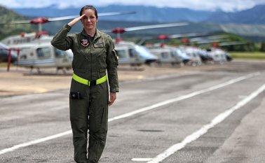 Diana Alexandra Andrade, una técnico en Equipos de Rescate y técnico de Vuelo de la Fuerza Aérea Colombiana. Colprensa