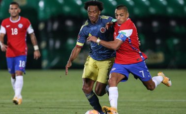 Colombia termina este primer tiempo abajo en el marcador y con la lesión de Stefan Medina sobre los 28 minutos, AFP