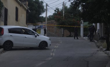 El ataque a bala se registró en la calle 23 con avenida 12A de La Tomatera. Cristian Herrera / La Opinión