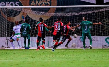 Agustín Vuletich y Auli Oliveros marcaron por el Cúcuta Deportivo en el Metropolitano de Techo. Dimayor