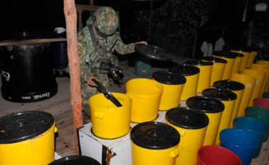 En los laboratorios se encontraron 1.208 kilos de cocaína. Ejército Nacional