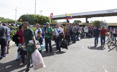 La iniciativa que se estudia en el Congreso reconoce que Colombia es destino de migrantes. Archivo La Opinión
