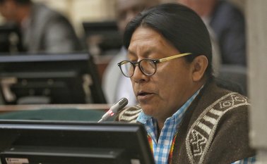 El senador Feliciano Valencia en una plenaria en el Senado, en el 2019. Colprensa