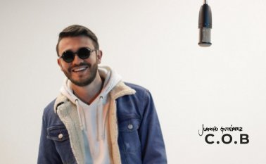 El artista se define como un cocreador musical y un transmisor de mensajes universales. Cortesía