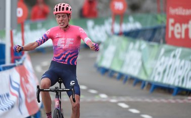 Hugh Carthy, el ciclista británico ganador de la etapa 12 al servicio del Education First. AFP
