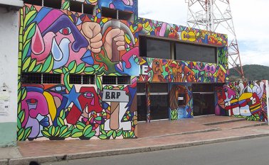 Las pinturas que adornan las fachadas de casas y espacios en Chinácota. Archivo / La Opinión