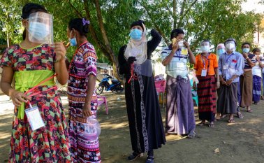 Desde el comienzo de la epidemia, más de 49.910.930 personas contrajeron la COVID-19. AFP