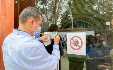 La medida de la Supersalud regirá durante los próximos seis meses e implica la toma de posesión inmediata de los bienes, haberes y negocios de la Entidad Social del Estado (ESE). Supersalud