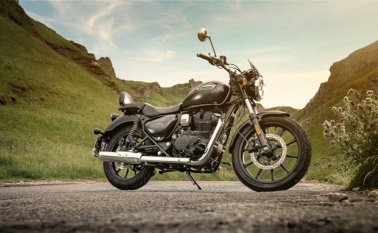 La estructura de doble tubo de acero inoxidable de la Meteor 350 ha sido diseñada para inspirar confianza en cualquier condición de conducción. Cortesía