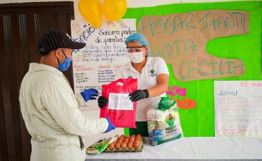 El Programa de Canastas Nutricionales surgió como una forma de garantizar el suministro de raciones alimentarias, a raíz de la pandemia. Foto tomada del ICBF