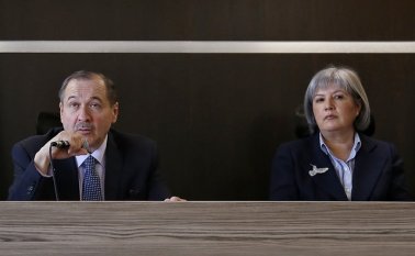 Eduardo Cifuentes Magistrado y Presidente de la sección de Apelación de la JEP (izquierda), Patricia Linares Presidente de la Jurisdicción Especial para la Paz JEP (derecha). Colprensa